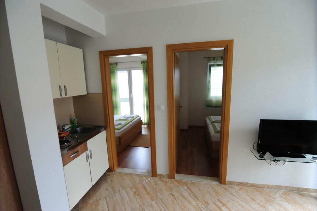 Apartments Knezevic Makarska Exterior photo